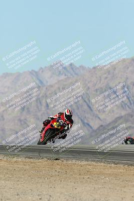 media/Dec-01-2025-Moto Forza (Mon) [[2daa91e15f]]/2-Intermediate Group/Session 4 Turn 9/